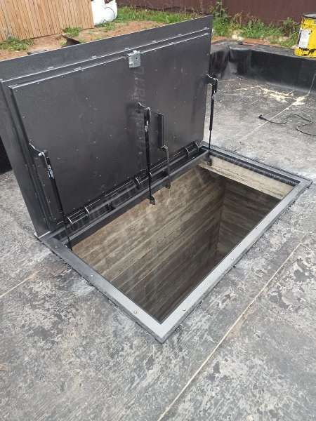 Люк Контур утепленный рифленый с утеплителем минеральной ватой 50 мм в двери